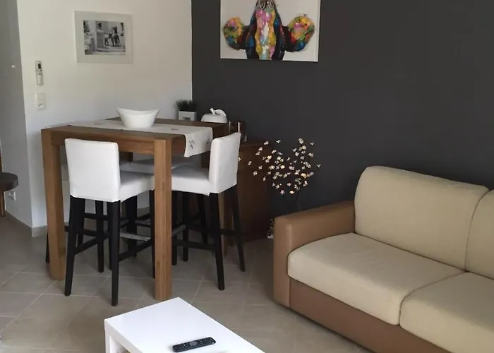 Appartement Les Eucalyptus, A 500m De La Et Du Centre LʼÎle-Rousse
