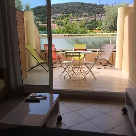 Résidence Les Eucalyptus, à 500m De La Et Du Centre * LʼÎle-Rousse